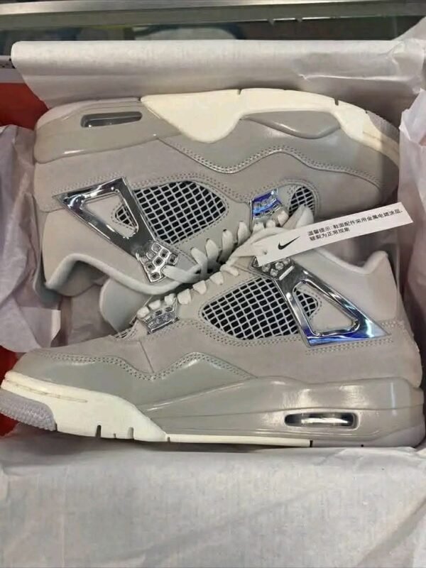 NIKE SNEAKERS