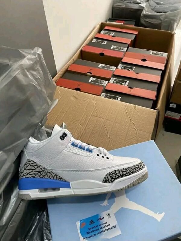 NIKE SNEAKERS