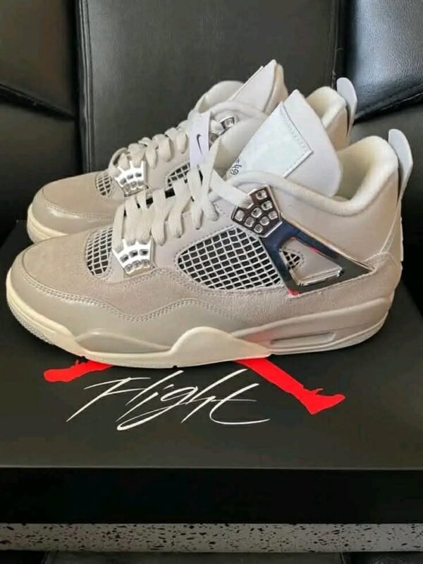 NIKE SNEAKERS