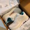 813429136_122104890351474414_565950006844194249_n Hoka Sneakers Pallet