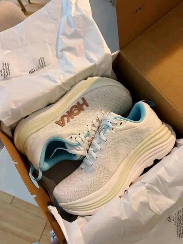 813429136_122104890351474414_565950006844194249_n Hoka Sneakers Pallet