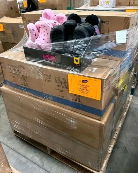 818366933_122098823163483886_4425528017857534752_n Crocs Pallet