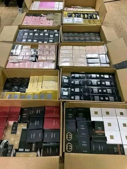 818384454_122113892307438379_951169192899878923_n Mixed Perfume Pallets